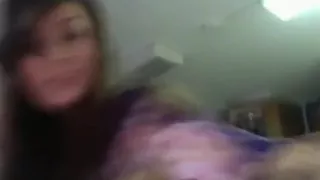 Student gets naked for her bf in her dorm