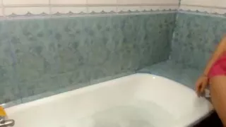 Smearing my slim body with cake in the shower solo video