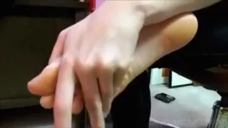 Super nasty webcam model is showing off her perfect feet