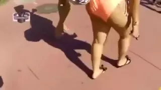 This ebony temptress is packing some serious junk in the trunk