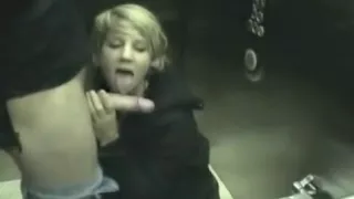 Nice blondie blows meat in escalator