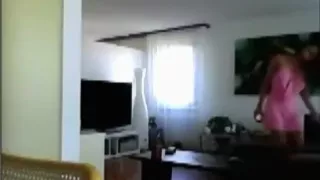 Niedliche Süße entkleidet vor der Webkamera