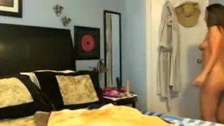 Nude USA babe with a nice smile