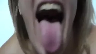 Pretty blonde milf with sunglasses make a hell of a blowjob sunday afternoon