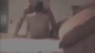 Kurzhaarige Frau hat Sex