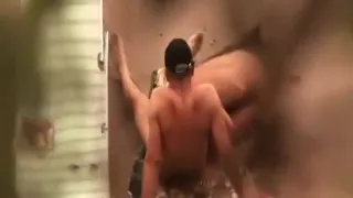 Es gibt eine versteckte Kamera im Zimmer