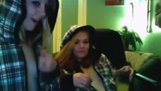 2 american girls fool around naked on cam