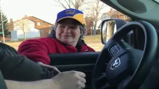 Flashed my dick to this 50yo woman and she touched it !!!