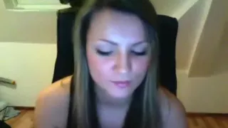 Hot brunette camgirls masturbates with a vibrator on yourfreepornlive.us