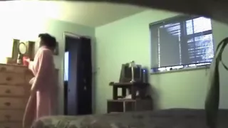 Milf betrügt ihren Mann mit dem Klempner