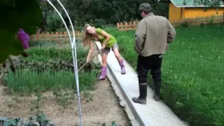 I'm fucking in the garden in my amateur blonde video