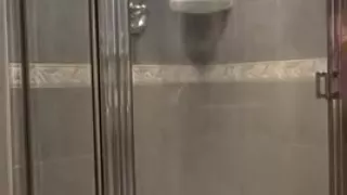 Duschen und schnell wichsen