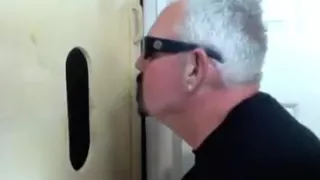 Gloryhole Chocolate Sperma zum Füttern