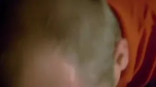 Verschlingen eines großen unbeschnittenen Jocks