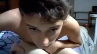 Argentinischer Homo Legal Age Teenager Fellow bumst seinen großen Anus mit Sexspielzeug