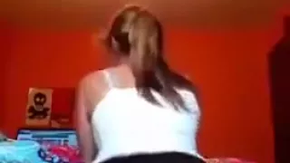 white girl shaking her booty