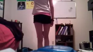 White Girl Twerking to Booty Wurk