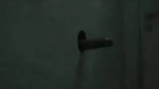 Sperma im ganzen Gloryhole einstecken