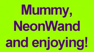 Silver mummy, NeonVand and Enjoying