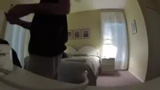 Mächtiger Kerl füttert mich mit Strapon