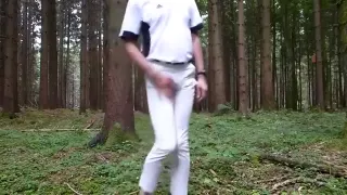 Crossdresser hoffnungslos im Wald - nasse hawt Jeans