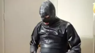 Vacuum mask breath control