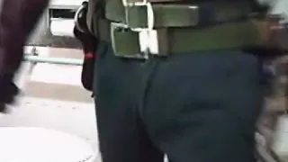 Uniform und Stiefel auf Powerliman Jerk off ausgerichtet