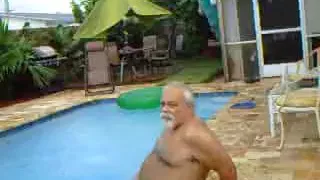 ein bisschen komisch, ich habe Sperma im Auge, aber ich liebe es zu saugen