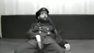 Wichsen und Sperma in Marineuniform wichsen dreizehn Schlaghosen