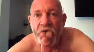 Freund lutscht meinen Schwanz