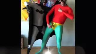 Ernsthaftes Lycra-Reiben und Schleifen in voller Kampfmontur!