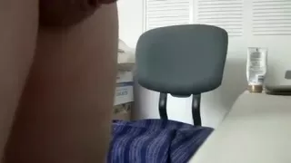 Mollige Rothaarige Penisse spielen mit Pisse und Sperma.