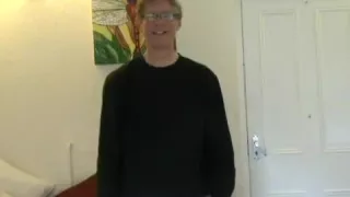 Strippen, spielen, wichsen und Sperma mit Kommentar