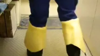 nlboots - hevea waders, blue working trousers, trampling