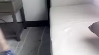 Sperma auf meine Shorts zu spritzen.