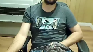 Verführerischer Kerl fickt zu Hause und dreht sich vor der Kamera