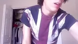 Comely gay is frigging in his room and shooting himself on computer webcam