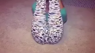 Hawt ebony in her sexy tight legging twerks shaking her hot a-hole