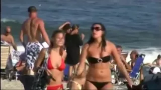 Hunting on the beach for fine-looking non-professional young sweethearts