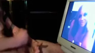 My hot girlfriend sent me sexy topless pictures and I jerked off