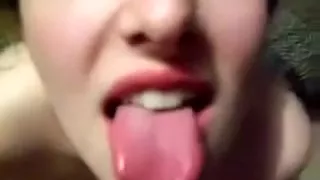 My sassy girlfriend gives me fine oral sex sex job and plays with cum