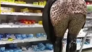 Tracing large nice-looking mother bitch wearing black leather jack boots