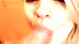 Blonde Sekretaerin bei der Schullung