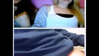 Amateur mutual masturbation action with two webcam gals