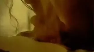 Das Babe hat mich angezogen, ich habe für sie posiert und dann hat das Babe meine Rute gelutscht.