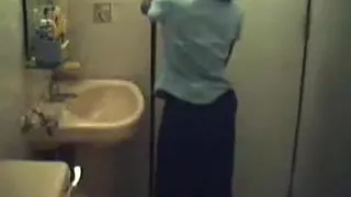 Oru College Penkutti Suit Azhikkunnu