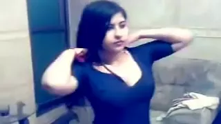 2 Hindu wonderful cleavage cuties dancing