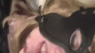 Masked wife enjoys session with darksome bull