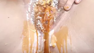 wax big O, enjoying my twat with loud groaning