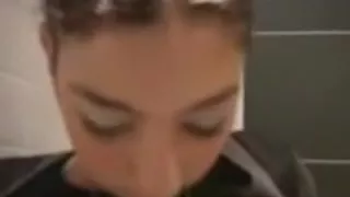 Dilettante schoolgirl doing the bawdy in a public crapper